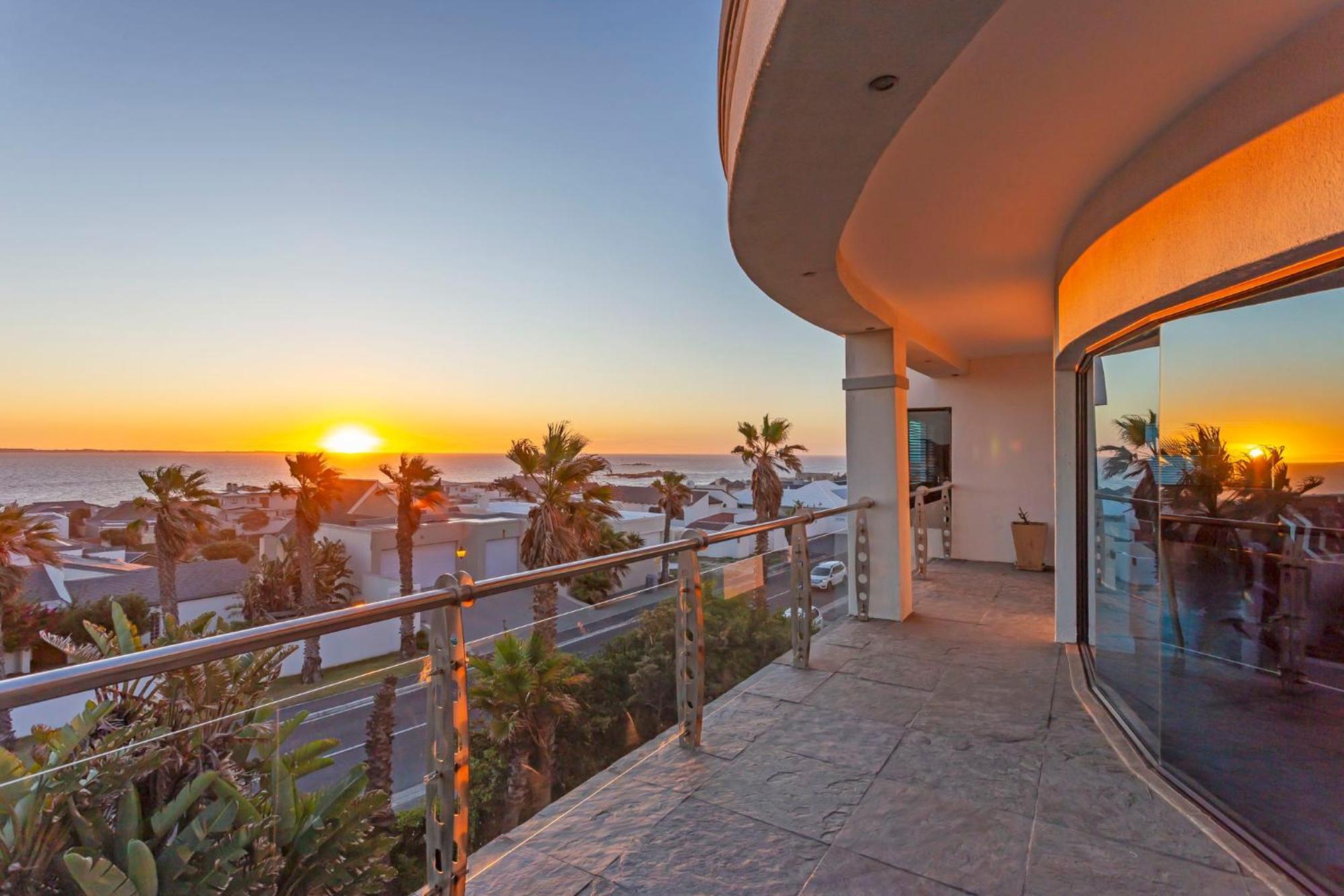 Villa Sir David Baird 22 Cape Town